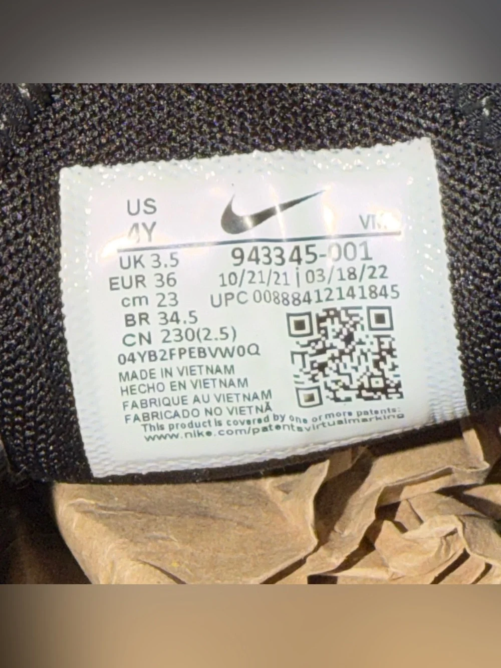 Pre-Owned Nike Air Max 270 Black White Sneakers Shoes GS Size 4Y 943345-001